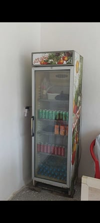 ثلاجة • للبيع