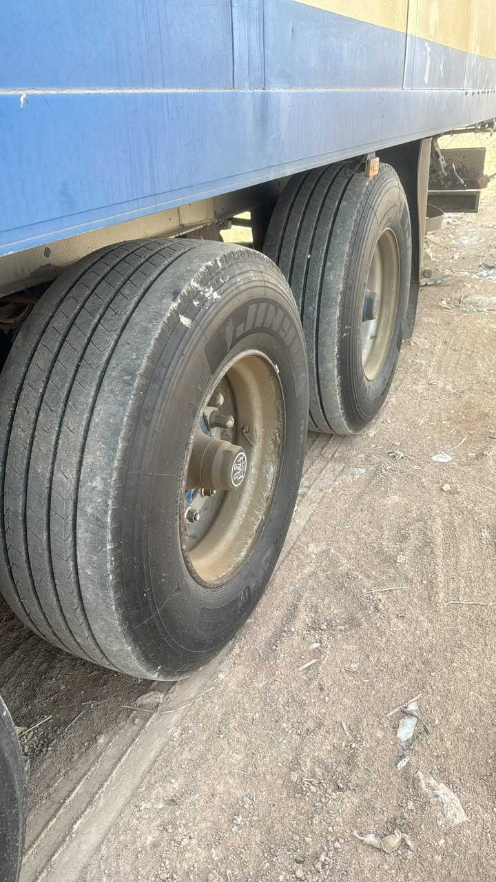 السلام عليكم سكانيه براد لبيع موديل 2006رقم سليمانيه تحويل ثاني يوم سنويه جديده براد جهاز 200 سمك 7 ارتفاع ستندر مجموعه عل جوه سياره تخم تاير ***********
