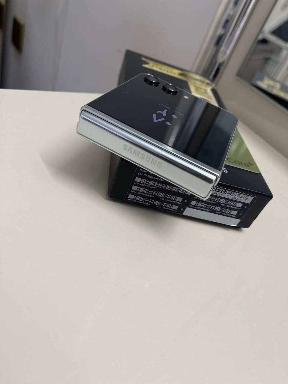 سامسونج زت فلب 5 مكفول
ذاكرة ٢٥٦
وتر الجهاز ضد الماء 
الجهاز مشتري من شركة عين الفهد 
كامل ملحقات 
وباقي التفاصيل معروفه 
مكاني نجف حي السلام 
للاستفسار ***********
