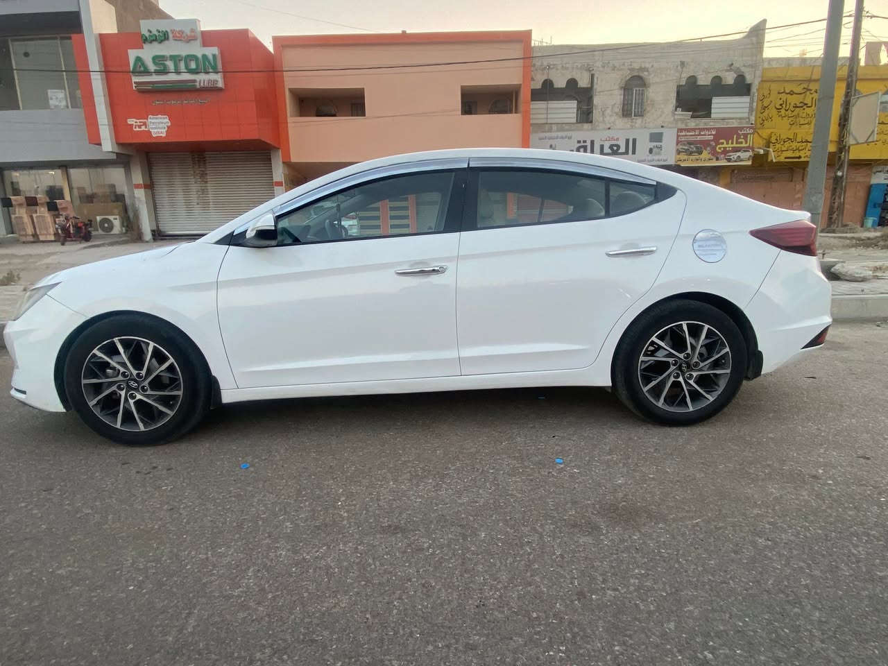 سلام عليكم النترا 2020خليجي محرك 2000كيرATالمرغوب السياره كل نقص مابيهه دوشمه جديده لايت زنون  سنويه لل30
السعر $115 رقم صاحب السياره 
***********
