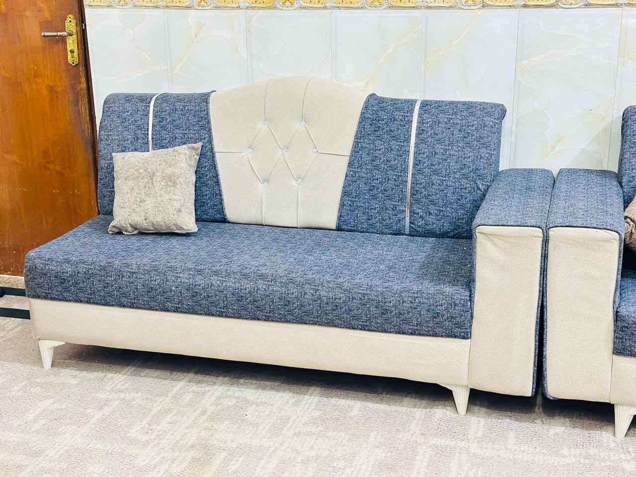 تخم للبيع نضيف كلش سعره 650
تخم ونص  وبيه مجال العنوان ذي قار سوق الشيوخ
رقم الهاتف ***********
