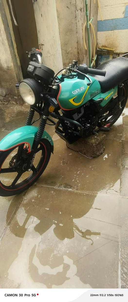 السلام عليكم سونك ماكس موديل23 كفاله عامه مكينه مكفوله كفاله عامه دراجه جديده وكله شغال سلف هندر كهربائيات كله شغال جيب فيتر وفحص السعر 650 رقمي *********** مكاني بغداد مدينه الصدر
