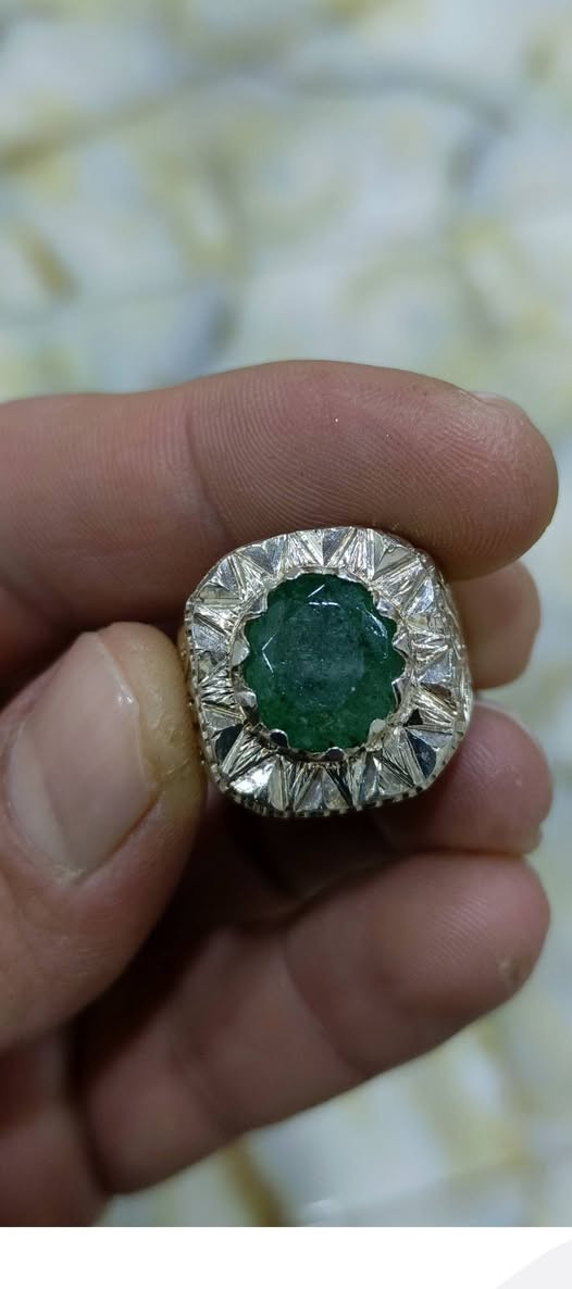 قطعه جميله من الزمرد الزامبي
قياس الخاتم 24 قيم بما يرضي الله وأخذه


**إذا كنت صاحب هذا الإعلان وتريد حذفه لأي سبب، رجاءا أرسل رسالة إلى الدعم الفني**