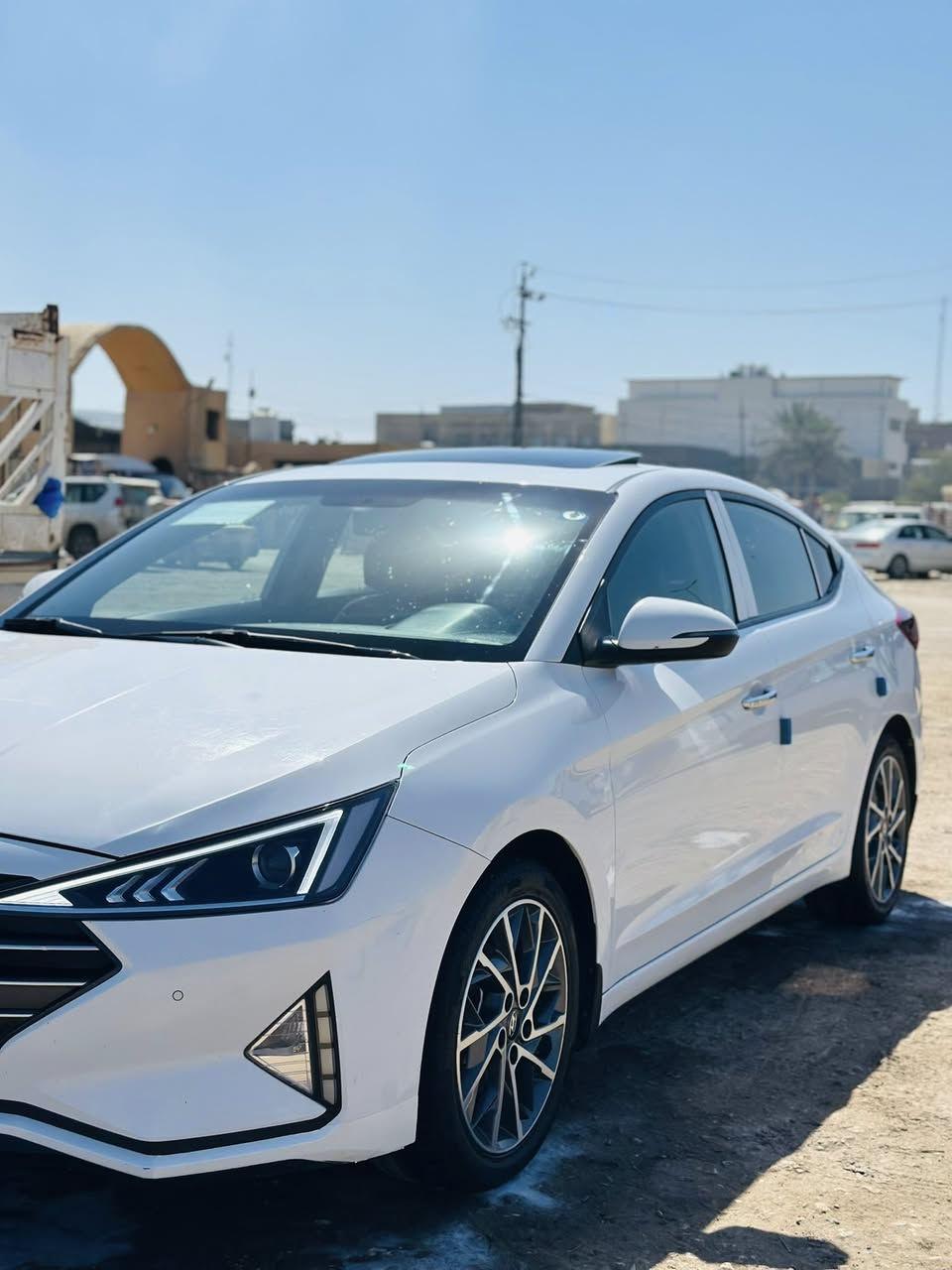 السلام عليكم
الانتره 2020خليجي ب إسمي 
رقم بغداد دولي 
فول بصمه فتحه صاج كشنات جلد 
لد نهاري شغال 
على وضع الشركه 
تخم تاير جديد ستوني شاده 
حداديه جاهزة  من كلشي 
كير مكينه مكفوله كفاله عامه 
ماعدا الموضح بلسونار 
سونارهة بلمنشور مكان السياره ديوانيه الحمزه الشرقي تفاصيل اكثر اتصل وتدلل (***********)
