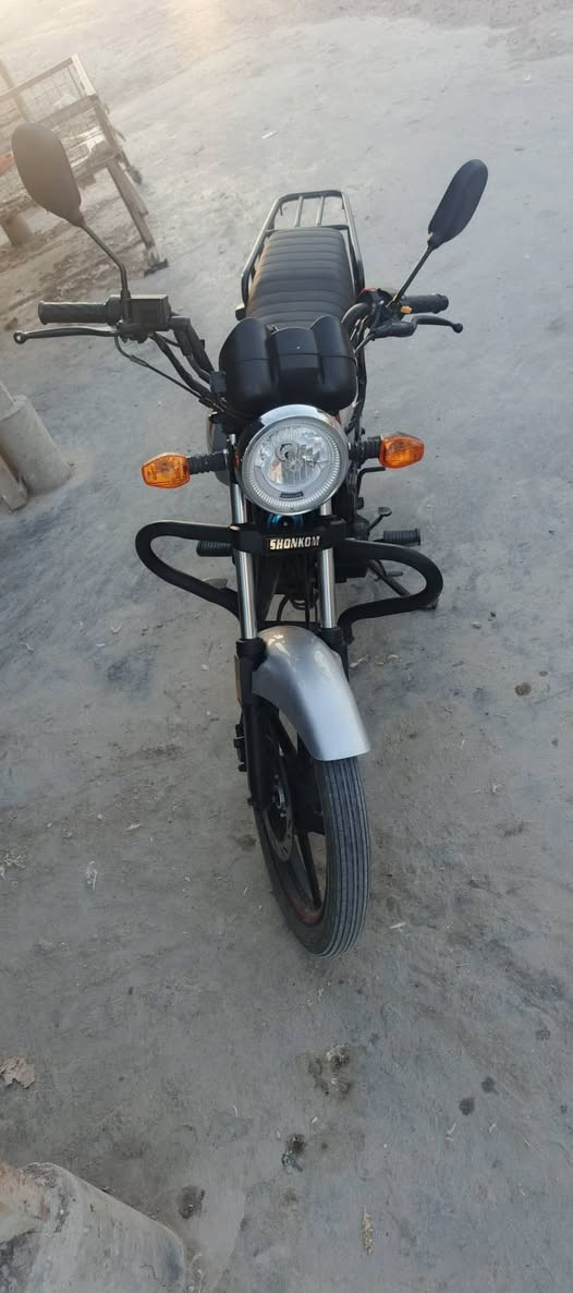 دراجه نوع شايننك للبيع الموديل 2026 استخدام جدا قليل قبل شهر ماخذه السعر 950 وبيه مجال المكان بابل محاويل 
استفسار الاتصال ***********
