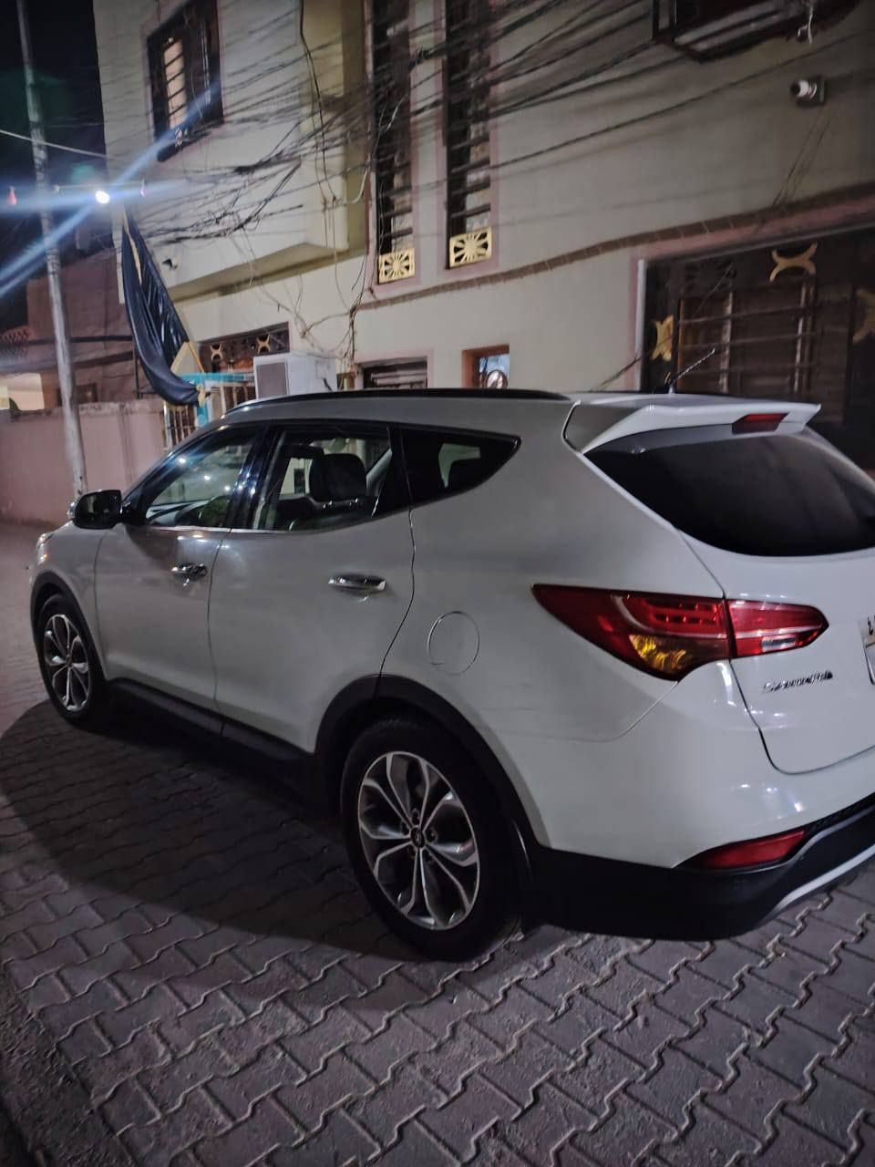 سيارة سنتافي 2015 اربعة سلندر فول مواصفات مكفولة من كلشي عدا البارد
المواصفات لمتدد كشن خزن ميموري زراك لايت بنو راما الكشن تدفئ  ثلاث وضعيات قيادة  مانع انزلاق 
السعر 160 وبيها مجال الاتصال على الرقم ***********
