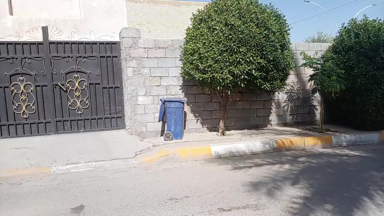 قطعة أرض للبيع طابو صرف مساحة 540 متر شارع عرض 9 متر وشارع نظيف ومشجر مثل ماشوف بالصور والفيديو موقع القطعة منطقة الملعب شارع البو جابر السايدين للتواصل على الأرقام التالية : ***********
