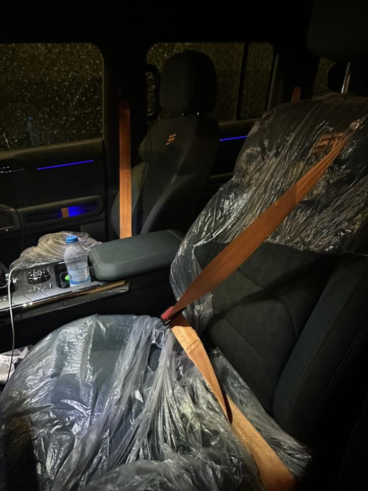 سلام عليكم جيتور تي تو للبيع السياره فول موصفات داخل زيتوني والحزام برتقالي شاشه جبيره اربع كامرت بنرامه كشن حار بارد صندوك شفط سياره حلوه وجديده وماشيه 18 الفف موديل 2025 الاستفسار ***********
