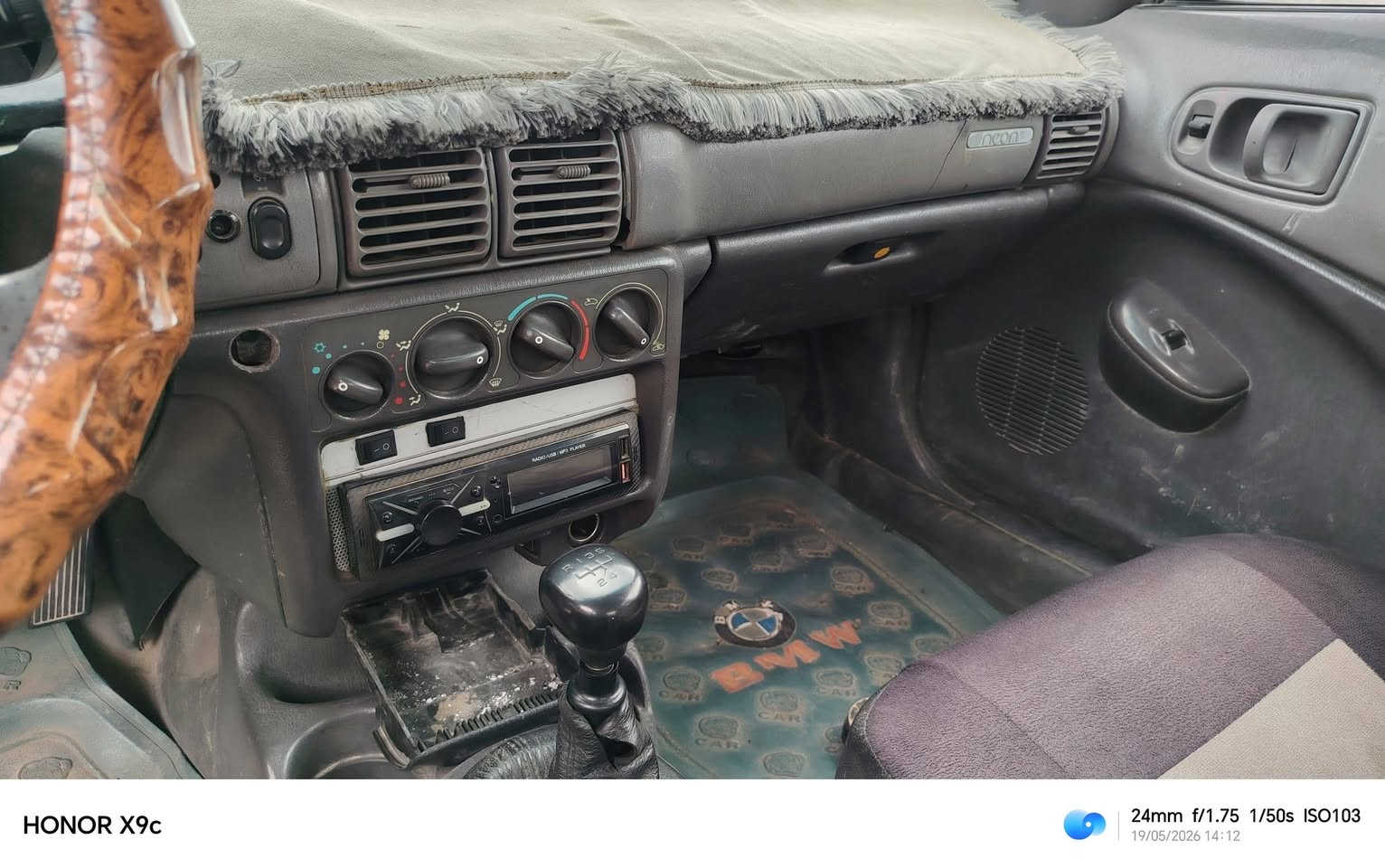 السلام عليكم 
سياره للبيع دوج كرايسلر .موديل 93 محرك كير استرا 16 شرط رقم 📱 نينوى دولي جديد وكال وتحويل ..السياره جاهزه ماتحتاج مصرف السعرمناسب  ترهم. مقدمه وترهم نقد مكان السياره زمار اتصل بصاحبها عالرقم الموجود ***********
