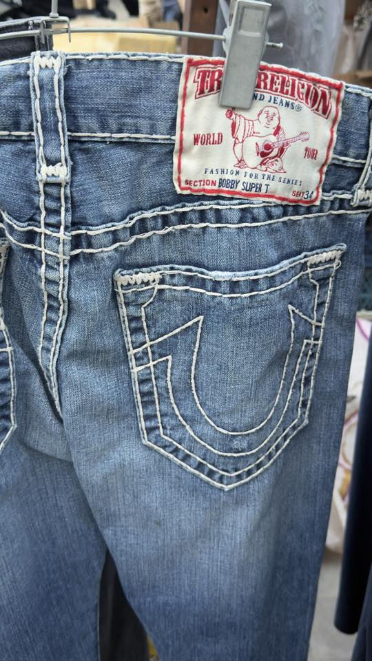 السلام عليكم ترو امريكي اصلي قياس ٣٤ نظافة ١٠/١٠ السعر ٢٥


**إذا كنت صاحب هذا الإعلان وتريد حذفه لأي سبب، رجاءا أرسل رسالة إلى الدعم الفني**