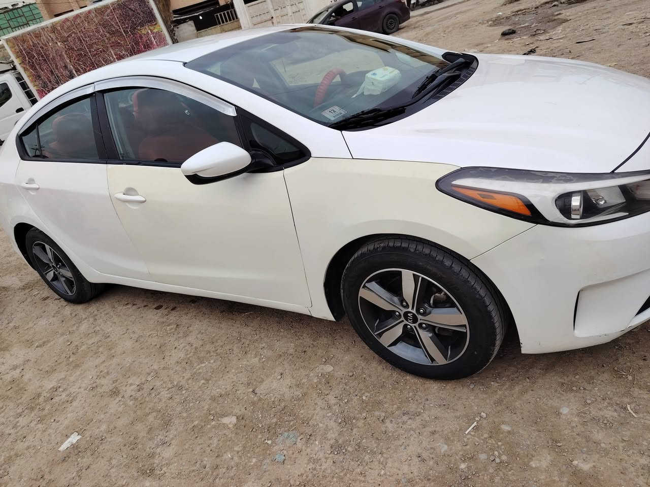 مكينه 2000 دوش
كير ATM 
السيارة عليها ادامة كاملة مستمرة دهن كير دهن بريك كلهن اصليات من الحسام ودهن مكينة كلة موتل بلكات كلها جدد صدر جديد تخم تاير قبل شهرين شادة دسكات جدد وارضيه جلد
كير مكينة ع شركة بحالة جيدة تبريد ثلج 
نص مواصفات عاديه تحكم ستيرن ثلاث انظمه قياده 
شاشة كبيرة 
بچمها كبس حادث السياره من امريكا جانبي بابين الصدر وانرشت الصفحة للتوحيد 
رقمها ديالى وسنويه مجددة
عنواني بعقوبة التحرير
رقمي *********** وبي واتساب السعر 120
