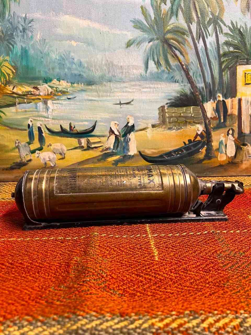 طفاية حريق نحاس انكليزي سنة 1961 قديمة
نظافة 100% القياس 37 سم 
الوزن 1604 كيلو 
واتساب ***********

