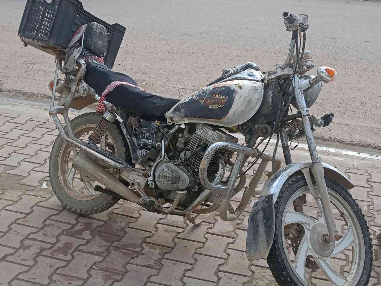 السلام عليكم الموطور للبيع المحرك معمر جديد الويالة جدد الدبلات خلفي جدد مثل ما موضوح بل صورة والسعر 225 وبي مجال للطيبين والاتصال ***********
