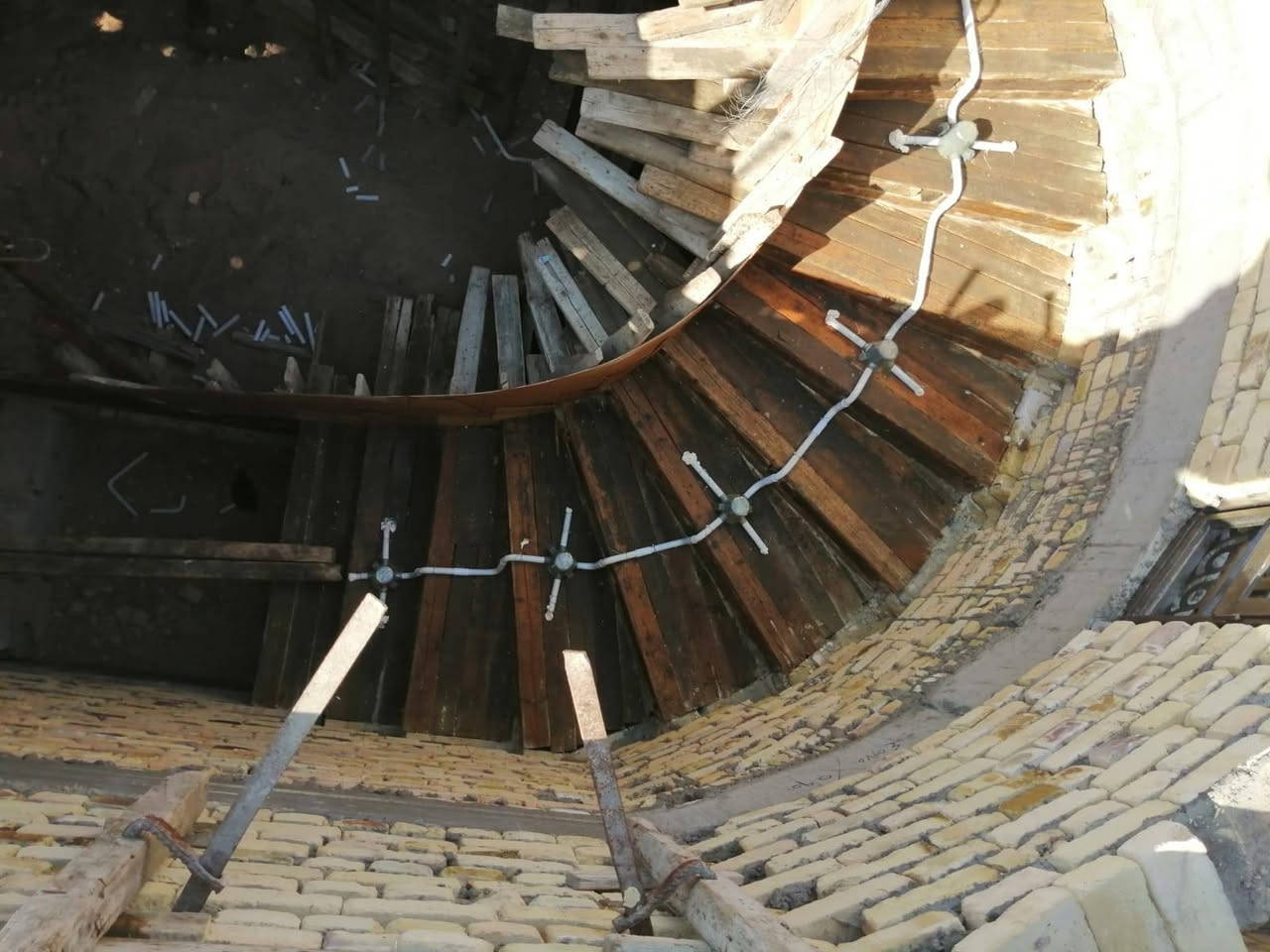 للتأسيسات الكهربائيه
مستعدون لتأسيس الدور والمباني بكافة اشكالها في محافظة البصره 
نشر شبكة السقف
تنزيل  النزالات وتثبيت البوكسات
سحب وتسليك الوايرات
ربط وتشطيب نقاط وانارة المنازل وغيرها
دقة العمل وسرعة الانجاز  وحسب الطلب 
للاستفسار (***********) وتساب واتصال
