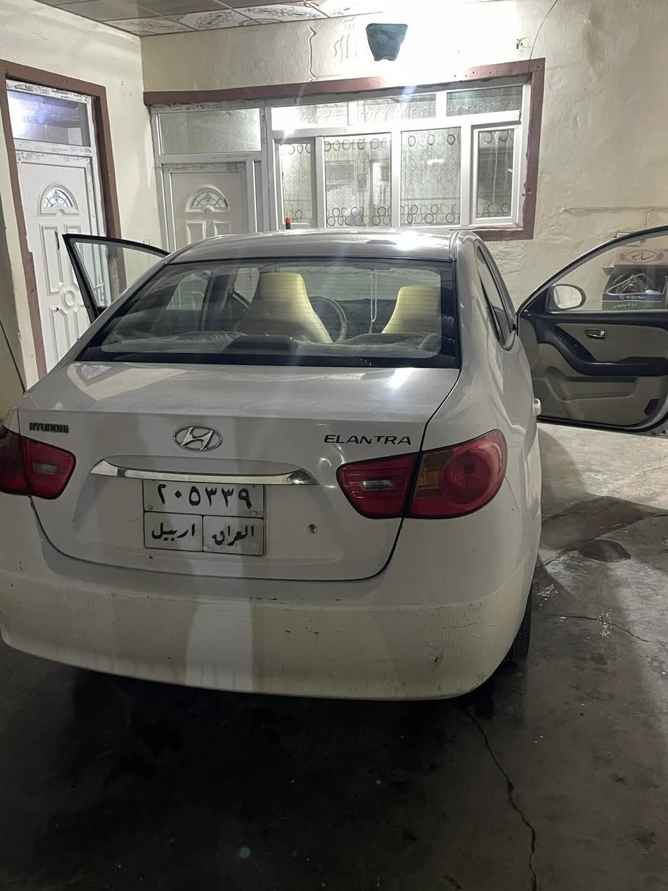 ألنترا 2011 رقم أربيل مكفوله من الصبغ بيها مكانين بارد الرقم ***********
