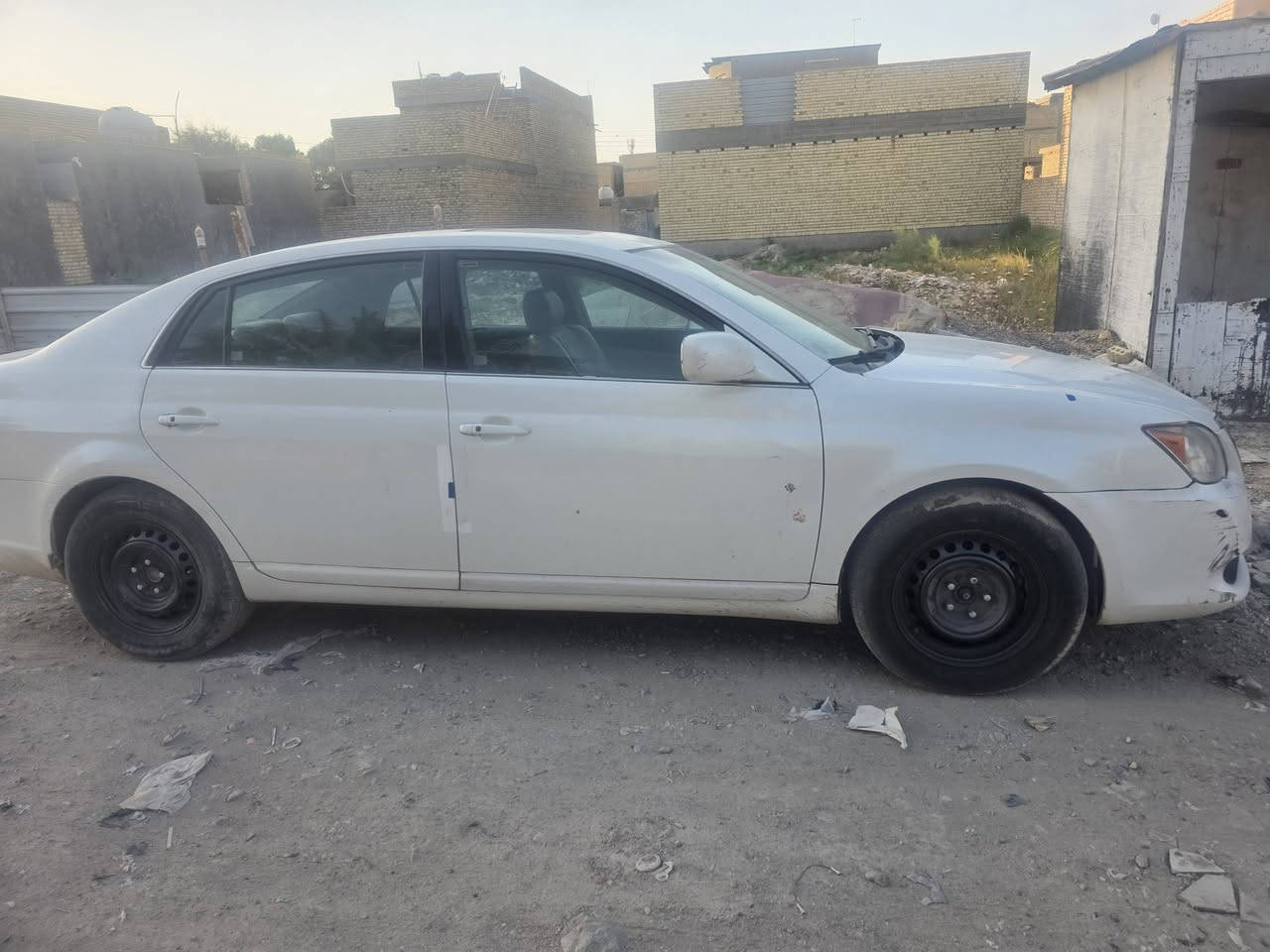رجاء اقره المنشور وتعال واتس اب فقط
افالون موديل ２００５limited وارد امريكي فول مواصفات السياره محرك وكير  كلش ممتازات المحرك صارله اقل الشهر من متجفت   
حادثها جاملغ وتبديل باب السائق والوراه مصبوغه عام لان لون الباب مو نفس لون السياره جانت ابيض هسه صدفي  والطخه الثانيه موضحه بالفيديو  مكانها الحريه  عارضها ب 105 وبيها مجال تجي وتشوفها وميكون خاطرك الا طيب راعيها موجود بسبع البور واعرفه معرفه شخصيه يعني مسئلة التحويل لا تهتم بيها واذا ما الك نيه تحول  لا تتصل 
تبريدها يحتاجله غاز واكو بوري يرجع ينربط وبس تحكمات سترين تبريد تشتغل   المرايات ما تشتغل كهربائيا ما اعرف شنو السبب
سبب البيع اني مشتريها قسط وما اكدر ادفع اقساطها ف ابيعها الك حتى اوفي راعيها الله شاهد ورسله هذا الواتس اب مالتي
https://wa.me/9647736657369

 ورقمي *********** 
 اتصل وتدلل
