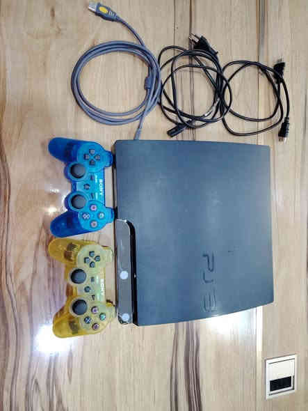 بلي 3 للبيع مع كامل ملحقاتة وشغال وعل الفحص مكاني ديوانية ويوجد توصيل للتواصل على الرقم *********** السعر قيم واخذ بالعافية
