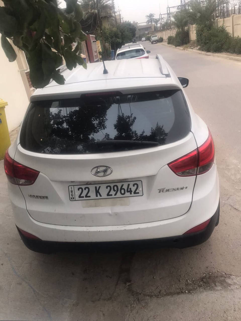 توسان خليجي موديل 2013 بيه جراد بالبنيد وباب خل السايق صبغ فقط السياره نظيفه حيل مال بيت سنويه وهزه جديده  السعر 135 وبي مجال المكان بغداد السيديه للاستفسار *********** اني مكلف بالنشر اي استفسار خابر بغداد, العراق
