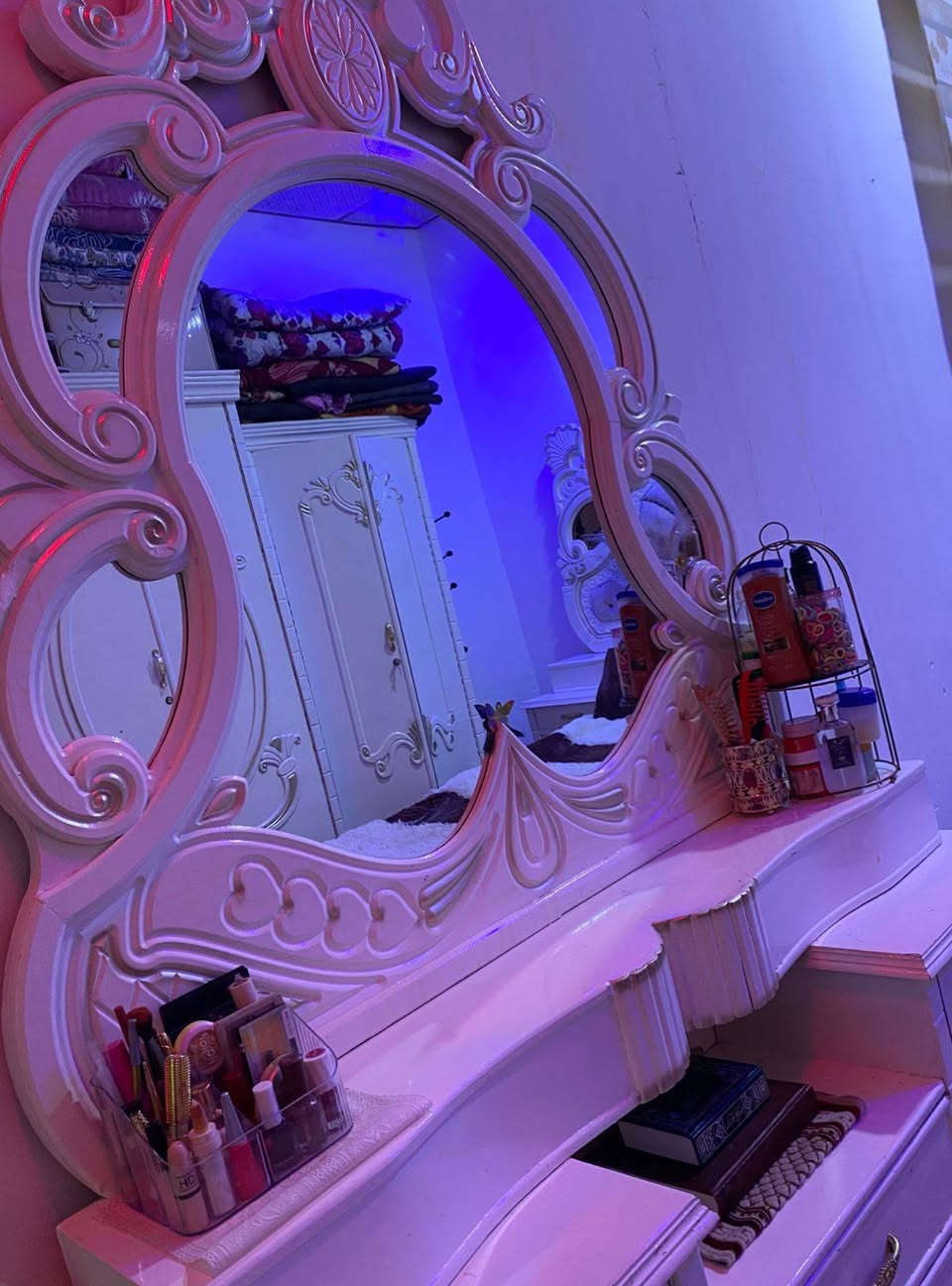 بدون كنتور فقط جربايه نفرين وكومديات وميز تواليت للبيع خشب عراقي جبيرة وقوية كولش واستخدام قليل  مكاني البصرة سعرهم 375 بيهم مجال للشراي


**إذا كنت صاحب هذا الإعلان وتريد حذفه لأي سبب، رجاءا أرسل رسالة إلى الدعم الفني**