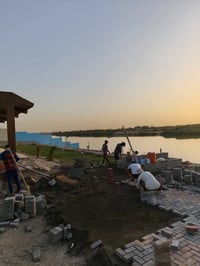 كوادر وليس كادر  مقرنص...كابات... ساقية ارصفة... بازلت... انترلوك للات...