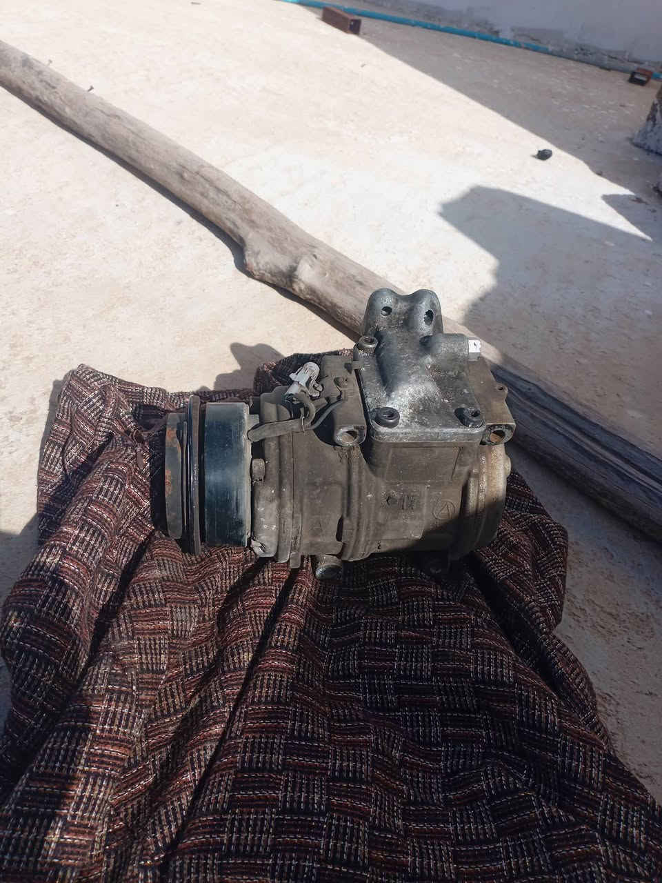 السلام عليكم ورحمة الله من رخصة الأدمن عندي هذني الغراظ مال مونيكا 2003
كمبريسر بشرط الفحص سعره 100
سيبايات قماره كاملات هنه وبراغيهن جيب وشد سعر 75
اكسل امامي كامل مكمل ويه تفرعاته سعر 150
هوك اصلي سعره 25
الويل سعره 20
واذا واحد ياخذهن شلع راح إداري بل سعر
للاستفسار ***********
