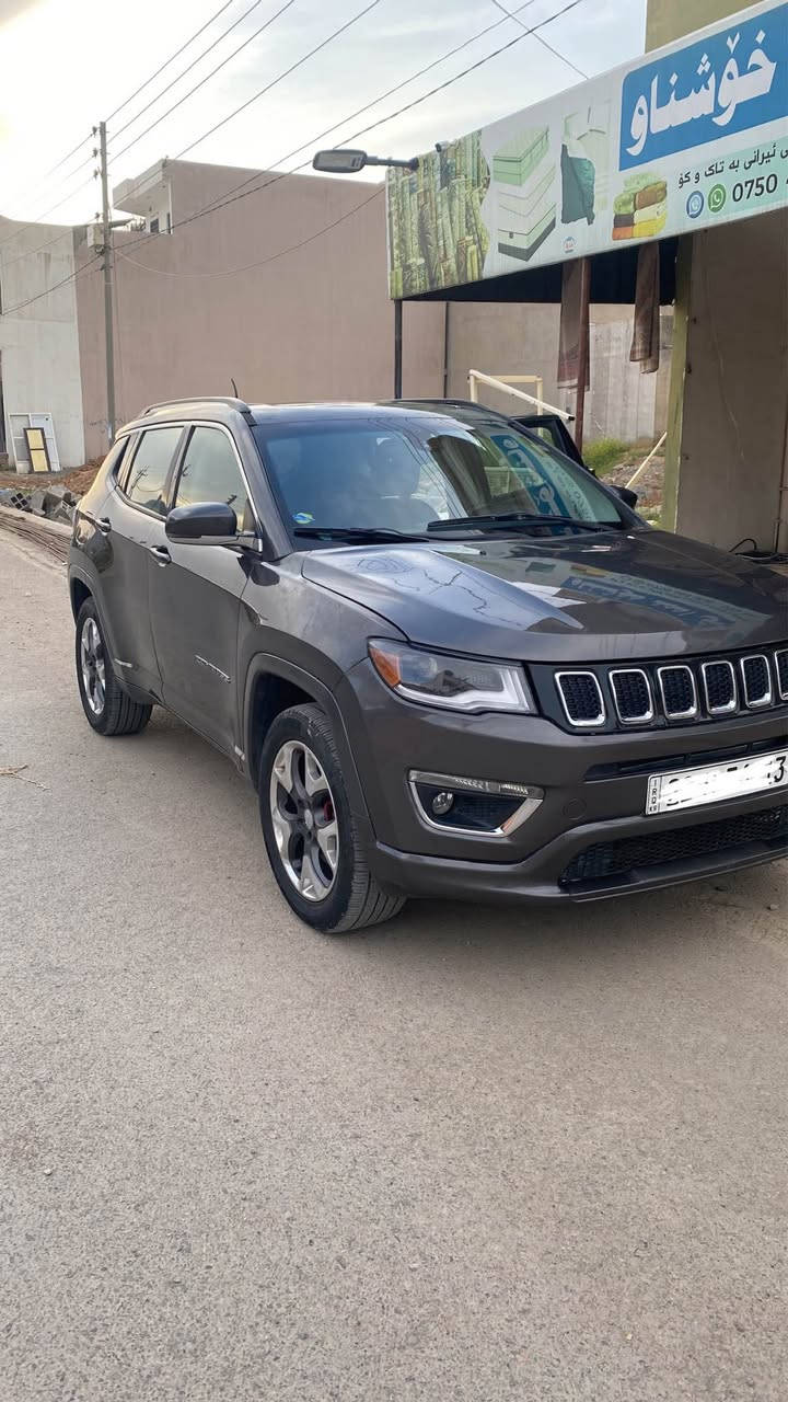 * مارکە: Jeep Compass
* مؤديل: 2017
* VIN (ژمارەی شاسی): 3C4NJDCB2HT631418
* مۆتۆری 2.4L Tigershark
* 180 HP
* سیستەمی 4×4 (Jeep Active Drive)
* پانۆرامای دوو بەش
* كوشن جلد
* كوشن كاره بايى
* كوشن هيته ر
* سوكان هيته ر
* به سمه 
* شه غال
* ئؤتؤ ستارت ستؤپ 
* کامێرای دواوه
* ئاوينه رادار
* فول فوله 
* ژماره موبايل :***********
* ناونيشان:رانيه رانية, السليمانية
