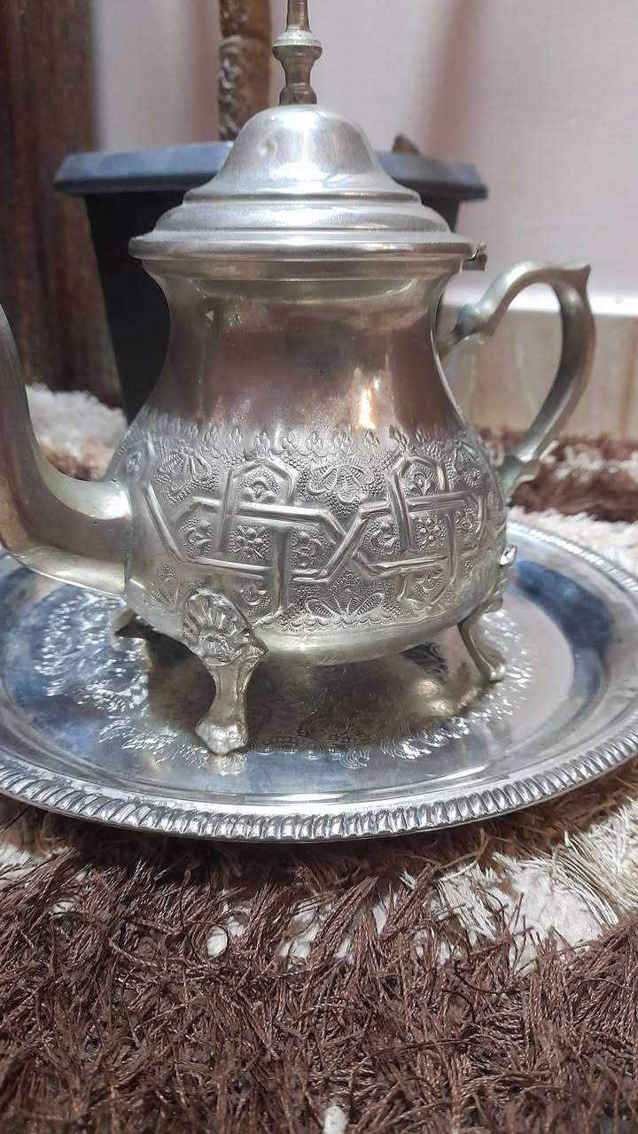 إبريق مغربي مع صينية ذات طابع أصيل 
للتواصل على الخاص او 
0788664304
يتوفر خدمة توصيل 
السعر المطلوب 
سعر مناسب 
   ١٣ دينار


**إذا كنت صاحب هذا الإعلان وتريد حذفه لأي سبب، رجاءا أرسل رسالة إلى الدعم الفني**