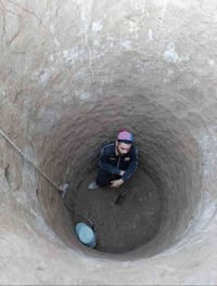 يوجد كادر حفر منهولات حسب العمق والقياسات المطلوبة مع البناء والصب شغل...