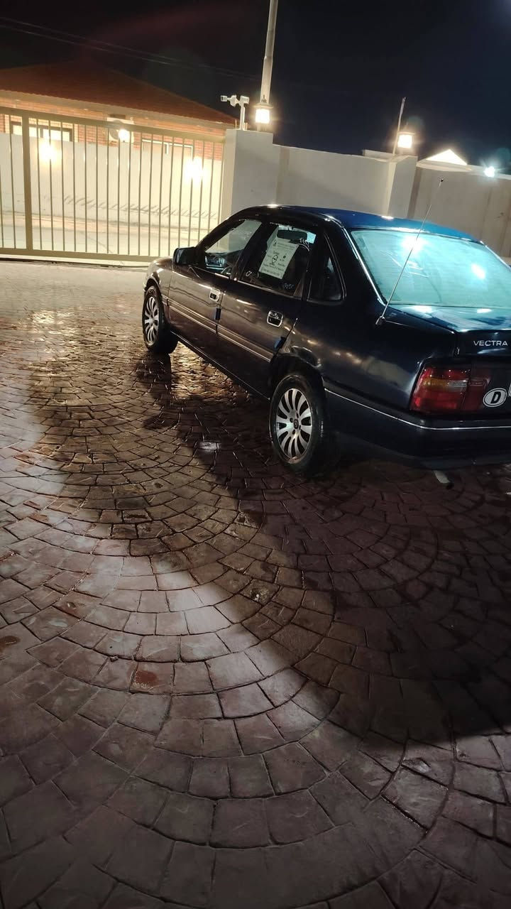 سياره شرط نظيفه محرك وقير شر ط بخ جماليه فقط السعر 45 بمجال بسيط شرط تحويل***********
