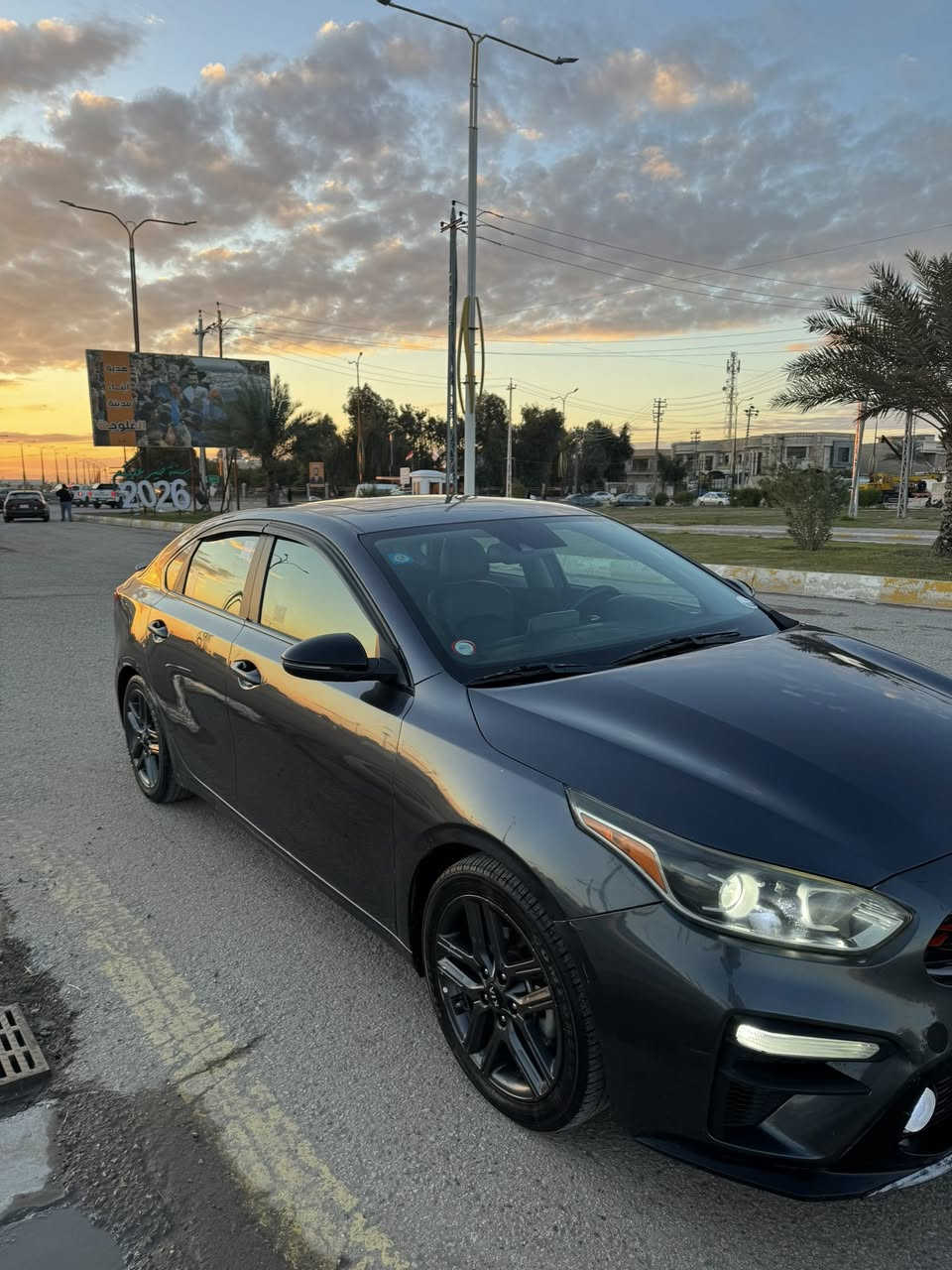 السلام عليكم ورحمة الله 
كيا فورتي 2021/EX  فول الفول  اعلى مواصفات بالفورتي  
السيارة نظيفة وما بية اي  نقص  
مواصفات السيارة كثيرة هذا تجي 4 قطع تبريد 
كشنات تدفئه وتبريد  جلد
تبريد تحت المقاعد للأرجل الخلفية 
مصباح ترحيب في يدة الباب 
تجي 9 سماعات هارمن كاردون
3انظمة قيادة -سبورت -نورمال- سمارت 
فتحت سقف 
نقطة عمياء 
نظام ملاحة الشاشة محدثة تحديث رسمي 
الكير cvt  بحالة ممتازة 
المحرك الفين دوش بحالة ممتازة  (كير ومحرك مكفول)
اخوان السعر على الخاص بسبب ضعاف النفوس  والي يكسرون بالسعر اتمنى تتفهمون القصد
***********
