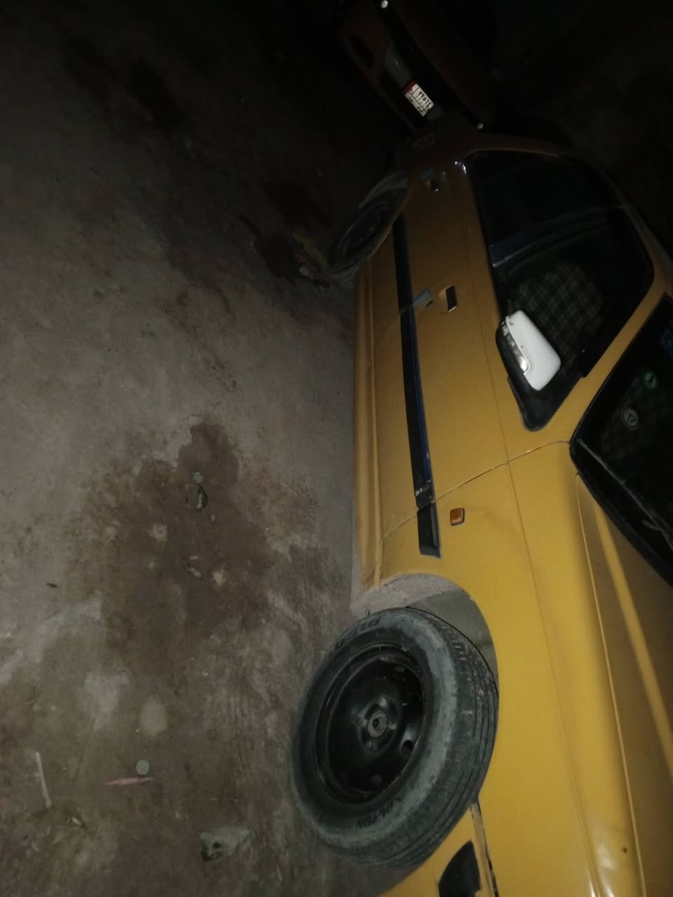 السلام عليكم سياره البيع مكفول  مكينة رقم بصره تاير جديد سياره جاهزة ***********
