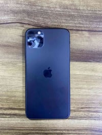 ايفون 11برو ماكس ذاكره. 64  باتري 79   الجهاز شغال بالكامل   فقط فيس ا...