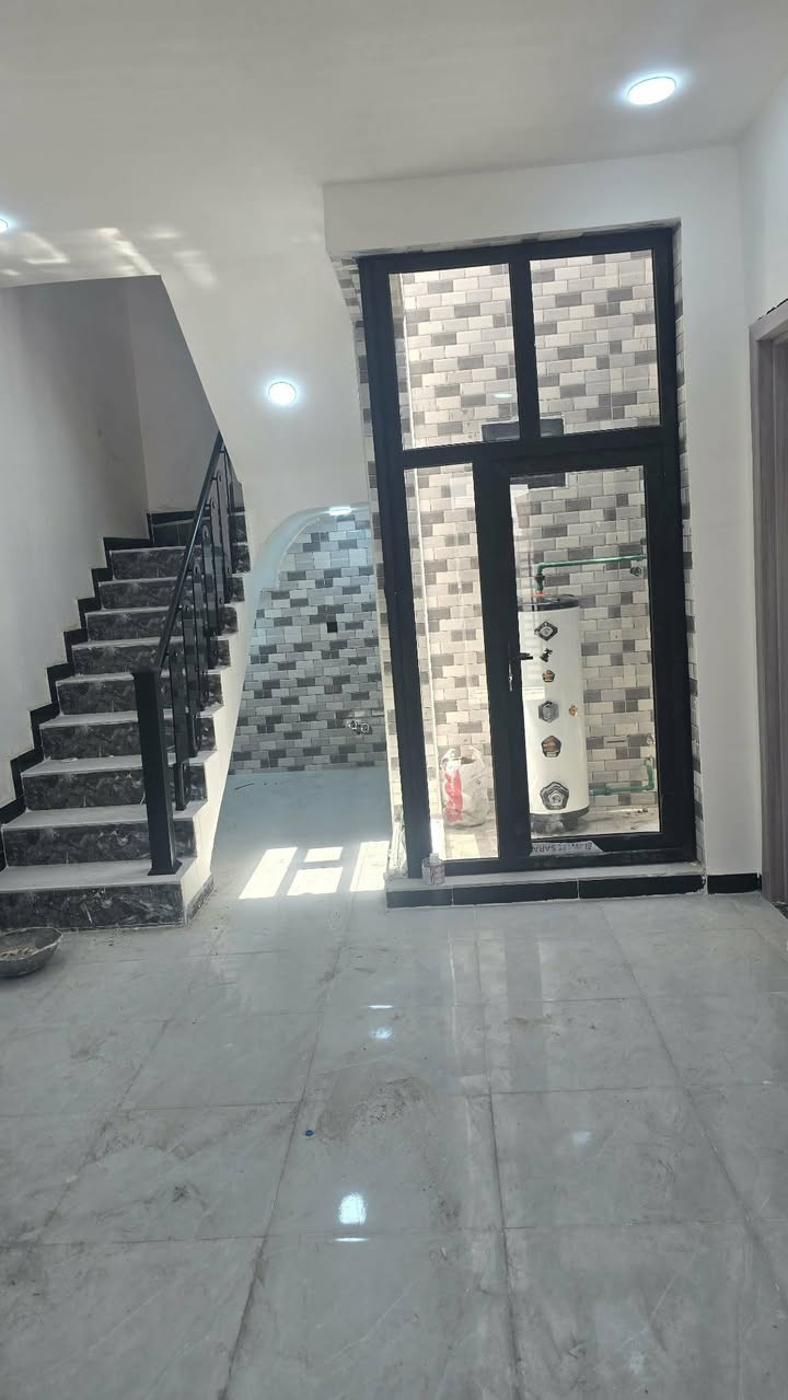 🏡 2 بيوت للبيع_بناء حديث
الديوانية / مجمع حيدر ابن حجي هندي حولي الجامعة . 
🔸طابو زراعي سند 25  . 
المساحة 100م² – طابق واحد
🔹 غرفه نوم + استقبال + صالة
🔹 2 صحيات
🔹 مطبخ
🔸 خدمات كاملة ماء مجاري تبليط انارة ليلية 
🔻 ملاحظة : لا نعمل بالاقساط 
📞 للاستفسار: [***********]
      او مراسلة الصفحة
