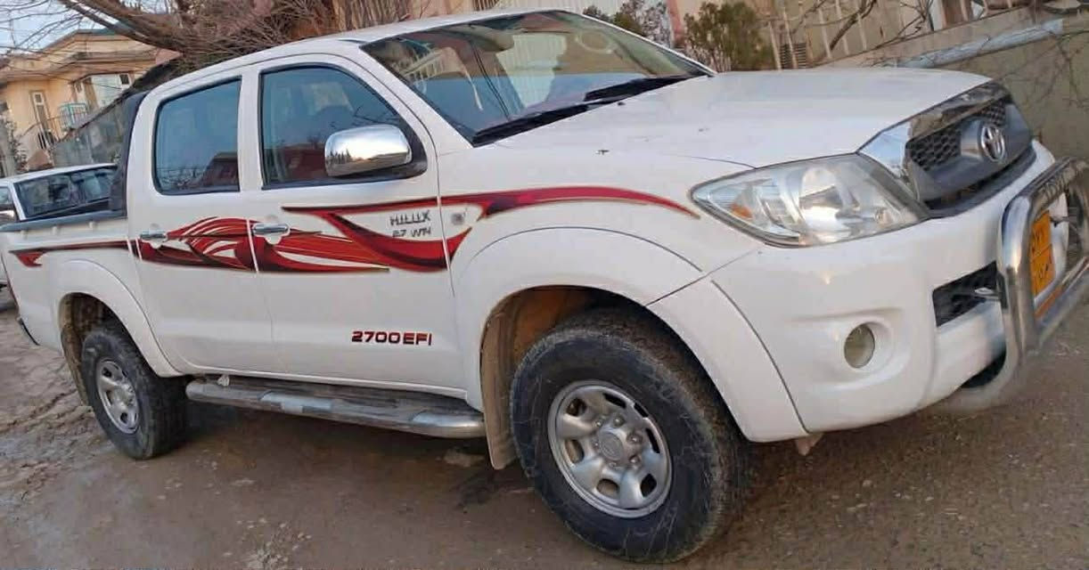 مەرزیە بۆ فرۆشتن 
مۆدێل ٢٠١٠ کامل بۆیاخ بێجگە لە بۆنید و دوو نیوە بۆدی بەبێ قرچ و دەعم و لێدراو 
پاشو پێشی کەپسە سەنەوی بەسەر چوە 
١٤٩ گەڵاو معامەلەیەکی زۆر کەم 
شوێن : سلێمانی 
ژمارە مۆبایل : *********** السليمانية, العراق
