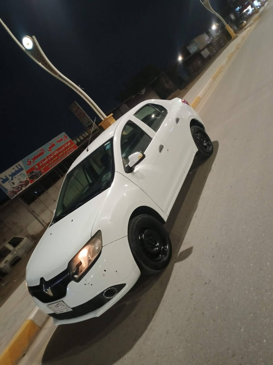 سلام عليكم رينو سنبل موديل 2017 مكفوله كفاله عامه من ال صبغ وال تبديل تبريد تدفه شغاله حداديه حلوه مكينه اوكير احلوت سياره او تماتيك مكان كربلاء رقم الهاتف *********** سعر 70 او بيه مجال
