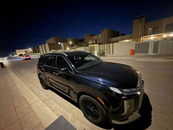 هيونداي باليسايد 2023 – كالكرافي (وارد أمريكا) للبيع
رقم اربيل يعني  تنسى الغرامات
32 سعر 

الحالة: حادث بسيط – صور الحادث مرفقة
الموقع: بغداد – مجمع البدور السكني
للتواصل: ***********

⸻

المواصفات:
 • محرك 3.8 سلندر V6
 • مقاعد جلد مع تدفئة وتبريد أمامي وخلفي
 • ثلاث مناطق تكييف (أمامي–خلفي–مركزي)
 • داتا شو / HUD
 • حساس أطفال داخل المقصورة
 • نظام ملاحة CBS
 • نظام صوتي متكامل
 • حساسات 360° + كاميرات 360°
 • تشغيل عن بُعد
 • نظام الوقوف الذاتي أمامي وخلفي
 • نظام قيادة لركن السيارة بالبصمة للأمام والخلف
 • فتحتان سقف (بانوراما مزدوجة)
 • باب خلفي كهربائي (جنطة كهرباء)
 • تايرات جديدة + بطارية جديدة
 • كير دكمة
 • 5 أنظمة قيادة
 • خزن وضعيات كرسي السائق
 • مواصفات الكالكرافي الكاملة المعروفة
