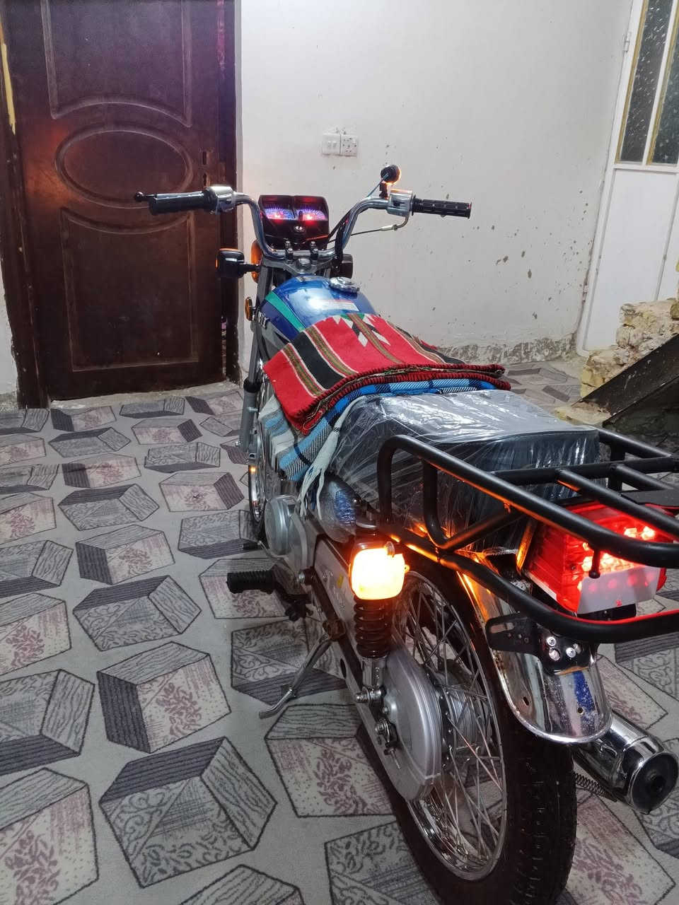 السلام عليكم ايراني اصلي لبيع اوراق سكنر 7ارواق مكان نجف حي النداء رقمي ***********
