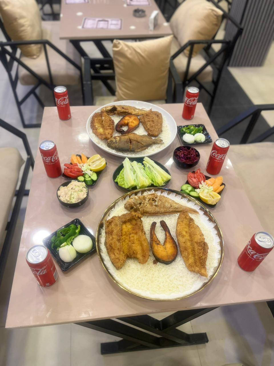 اهلا"وسهلا"بكم في البيت البحري
االموقع :الرمادي شارع المستودع مقابل مترو ماركت 
#اكلات بحريه مميزه 
و اكلات ايطاليه 
و قسم غربي متكامل 
يوجد اراكيل باطعام مميزه
تنشرفونه من الساعه ١٢ضهرا" الى ١٢ ليلا" 
للحجز و الاستفسار :***********
