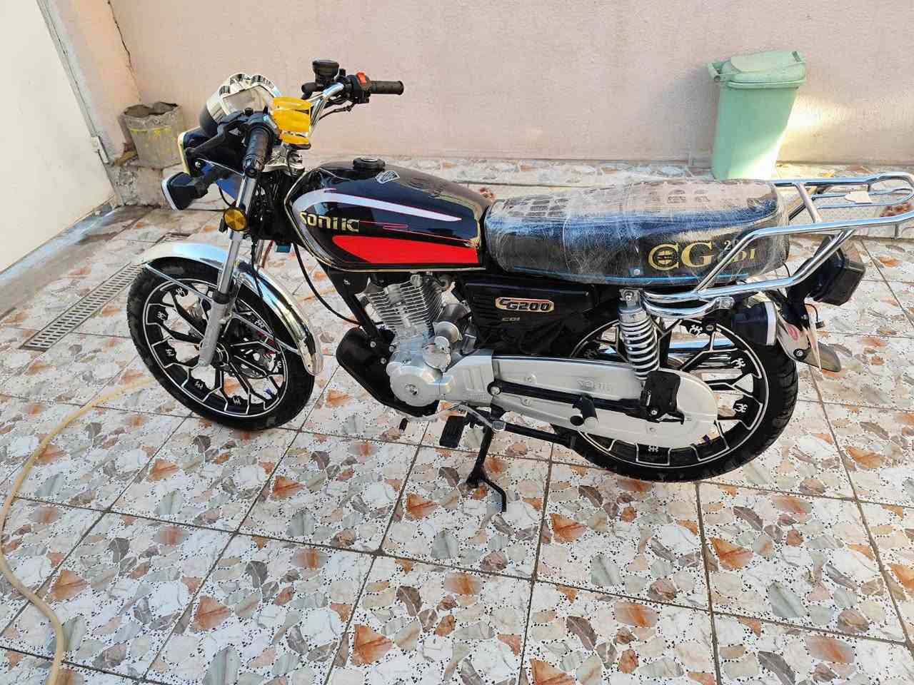 السلام عليكم سافان للبيع موديل 24 مكينه 200 سيسي الدراجه نضيفه كلش تاخذه ماذب عليه ربع السعر 750 وبيه مجال حك الجيه مكاني القاسم 
الرقم ***********
