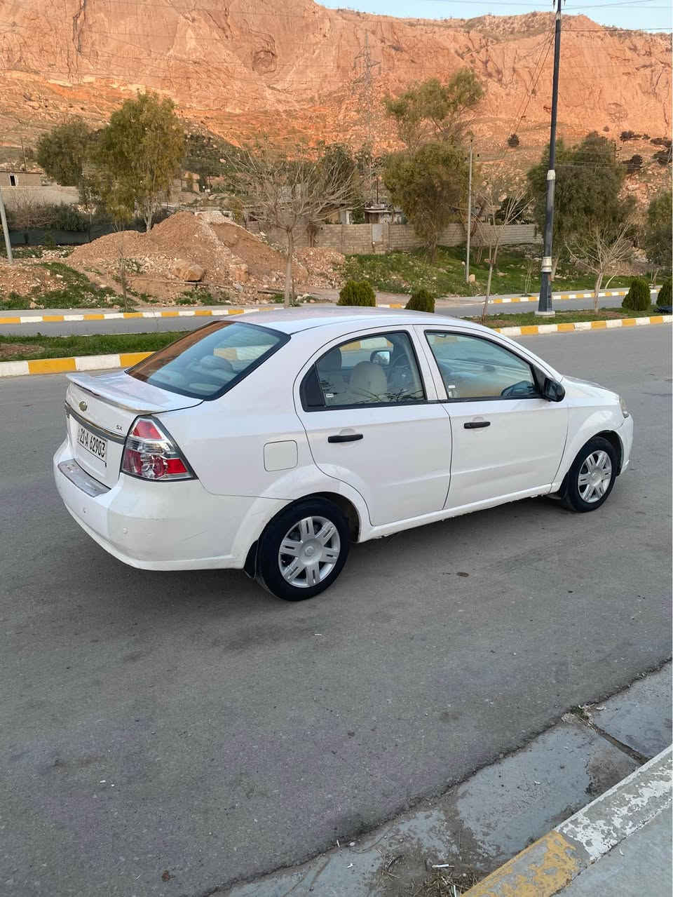 ئه ڤيو موديل ٢٠١٠ گير ئو توماتيك  خه ليجي ناو زه رد چوار جام كاره با    ته بيرت سارد و گه رم له سه ر سيوچ يه ك پارچه ي بوياخه   سونه ريم داناوه  بي ده عم ليدراو گيرو مه كينه ده عامي بو ده عامي به  شه رت يه ك دينار مسرف نيه ته  حويل  غه رامه به شه رت   ره قه م سه نه وي تا ٢٠٢٧ تازه يه سعري ٥٨ وه ره قه ***********-*********** دار بنديهكان, السليمانية
