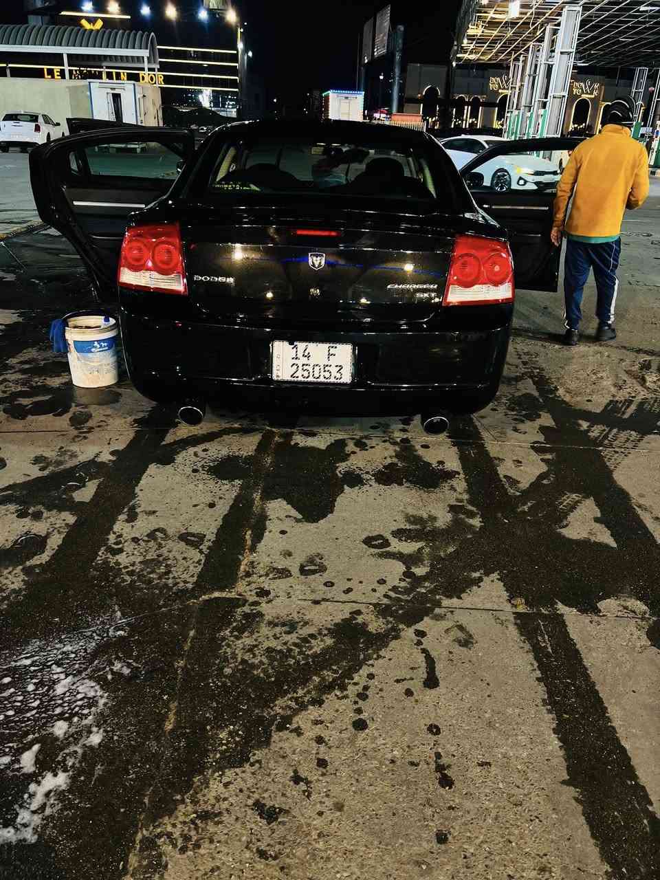 شارجر موديل 2010 كفاله من كلشي وارد كندي بدون ضربه قطعة وحده باب السايق صبغ اثر جراد رقم انكليزي بصره باسمي السنويه جديده والهزه بعدها تنتهي 2027شاشه وكامره رادار وحساسات خلفيه منضومة زنون كير ومكينه كفاله 3500 مثبت سرعه كشن كهربائي ودواسة بانزين اوتماتيك وعادي تدفئه وتبريد ابلاد شغاله تخم تاير جديد حدادة 90‎%‎ السيارة نعمه خير من الله مال جناي مو طرق خارجيه التواصل *********** عنواني بصره ابي الخصيب عويسيان الشراي يتصل سعرها 120
