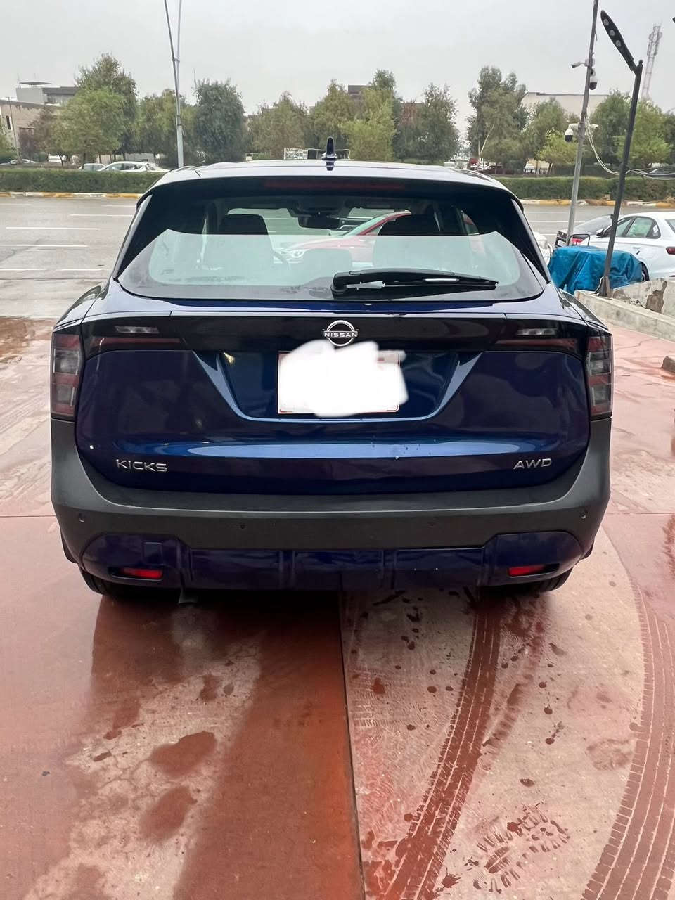 نيسان  كيكس ٢٠٢٥ مواصفات S AWD سةيارةكة ١٠٠٠ رؤشتووة وةكو بؤياغ چاملغ و هـةنديك شانةكةي بؤياغة بي ئيرباگ  پيش پشت كةپس 
0750 485 8947
