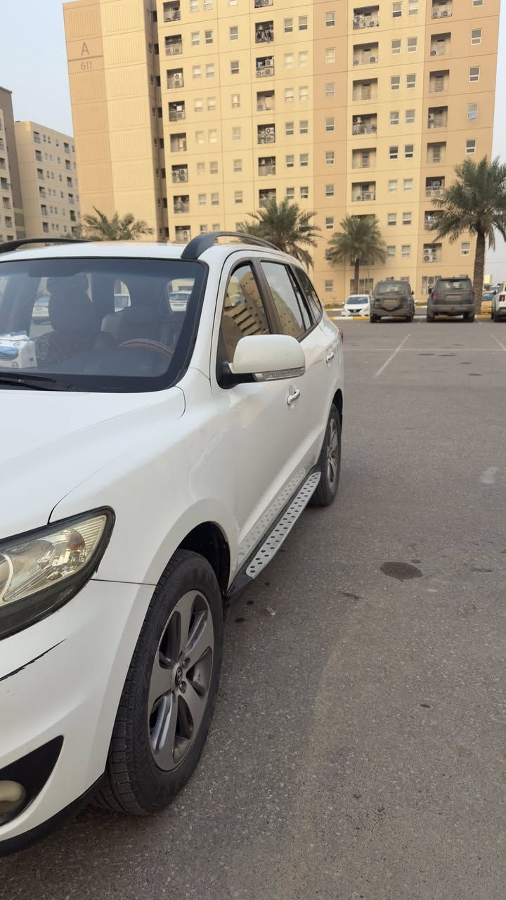 السلام عليكم سنتافيا ١٢ خليجي فول مواصفات السونار مرفق بالمنشور السعر ١٥٥ وبيها مجال هزة جديدة وسنوية ٣١ للاستفسار 
***********الرقم بيه واتساب
