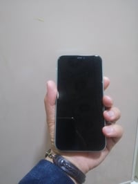 ايفوان 11ع لبيع جهاز جديد ذاكره 64 شاشه بلاديه بس فيس ايدي واكف مبدل ف...