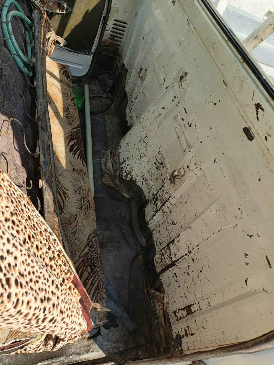 السلام عليكم بيكم تيوتا ٨٢
كير مكينه شرط 
شرط التحويل 
كربون موجود 
تايرات نضاف 
فرشه جديده
السعر 26
بي مجال 
***********
بي واتساب
