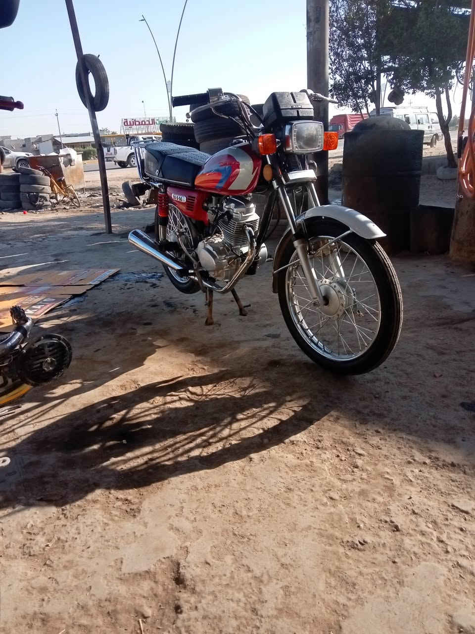 سلام عليكم دراجه للبيع موديل 26 مكفوله كفاله عامه أوراق كامله مكمله مابيه اي نقص  محرك مامدود عليه اسبانه السعر 625 وبيه مجال حك الجيه مكاني ديالى الخالص هبهب وهذا رقمي ***********
