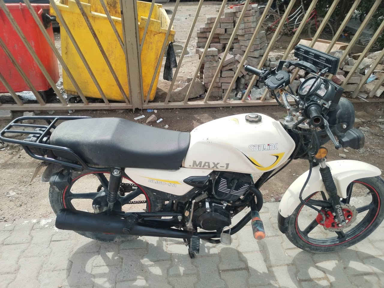 للبيع او مراوس سونك موديل 2023 محرك مامفتوح نظيف أوراق كاملة  كارتونيه دراجه نظيفة مال جناي سعره 525 بي مجال مكاني شهربان ***********
