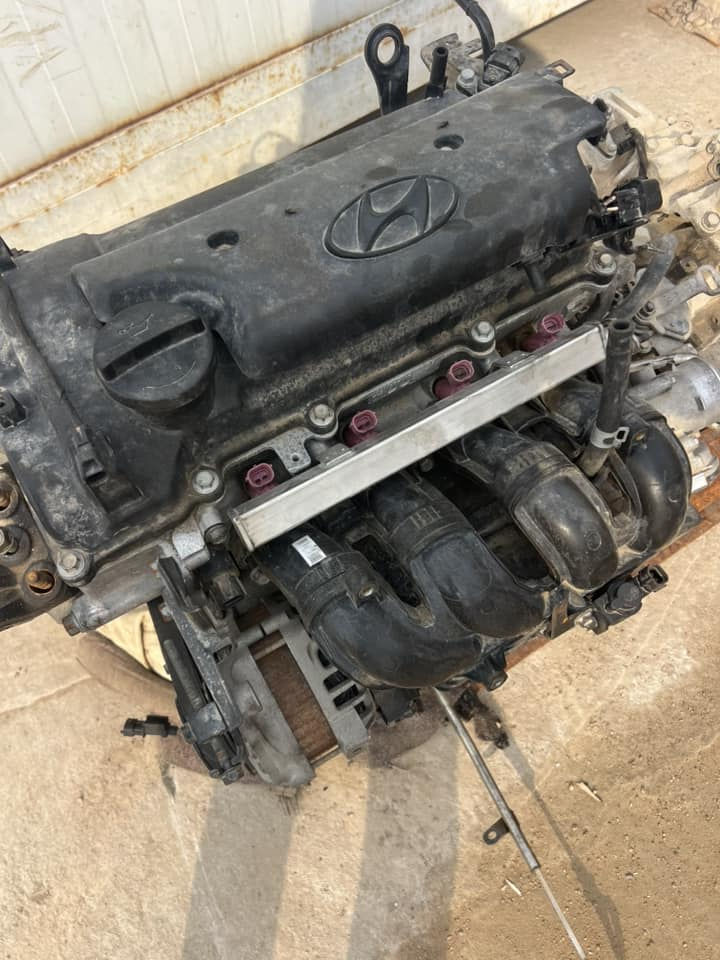 مكينه وكير ١٤٠٠ للبيع 
الكير نقص اويل بم. 
المكينه ما ادري بيها 
كامله هيه وتفرعاتهه 
وعقل ١٤٠٠ اكسنت ٢٠١٦ للبيع 
العماره 
***********
