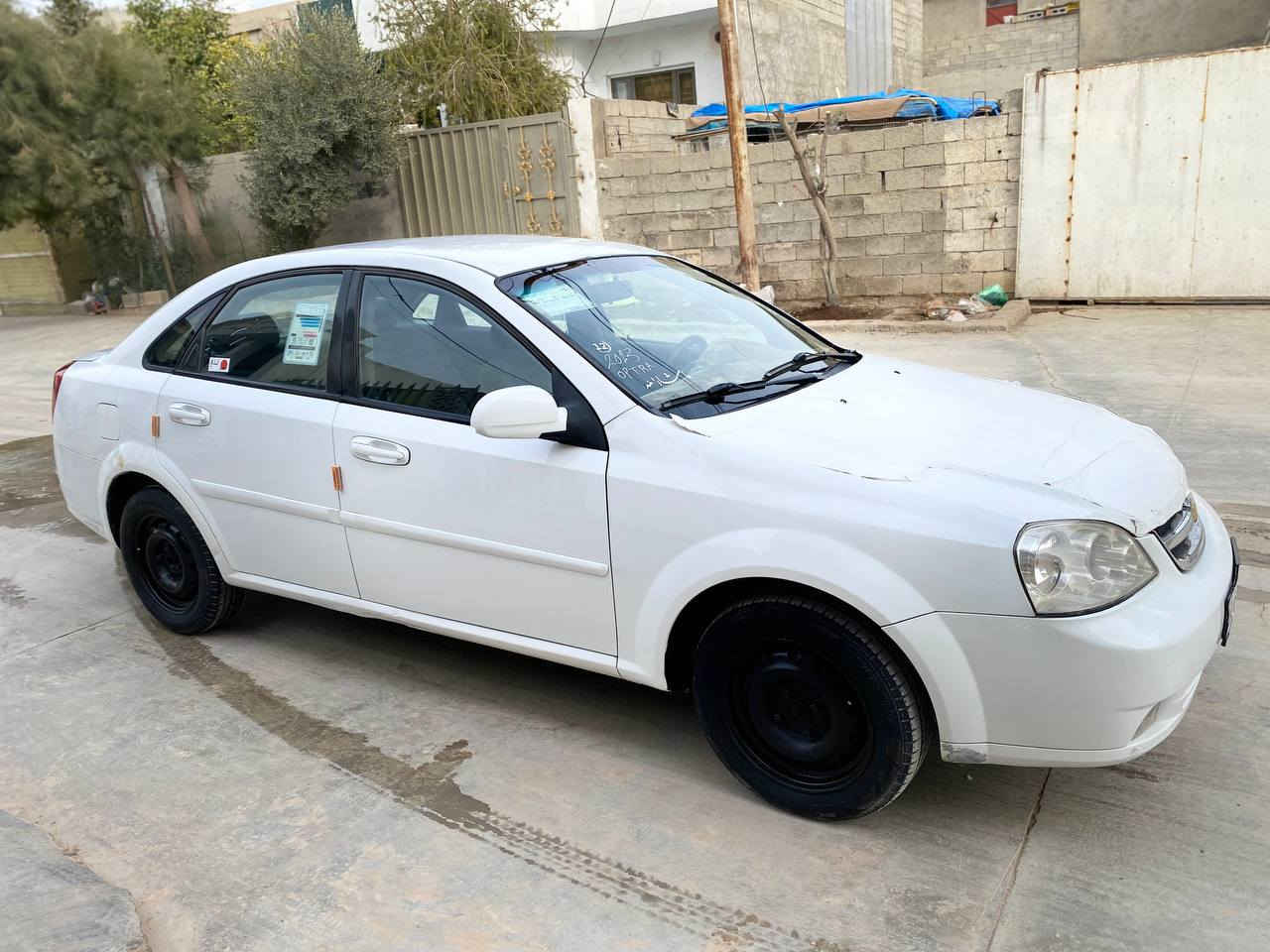 2013 شۆفرلێت ئۆبترا
سێ پارچە  و  جەمپێکی پشتی هەیە 
ئێرباگی نەتەقیوە 
سەنەوی و هەزە و ڕەقەم هەمووی تازەیە
 سەنەوی بەناو خۆمەوەیە  
 گێر ئۆتۆماتیکە  
 گێر و محرکی بەشەرت  
شوێن کەرکوک 
سعرشی 78 گەڵا و کەمێک معامەلە 
***********
