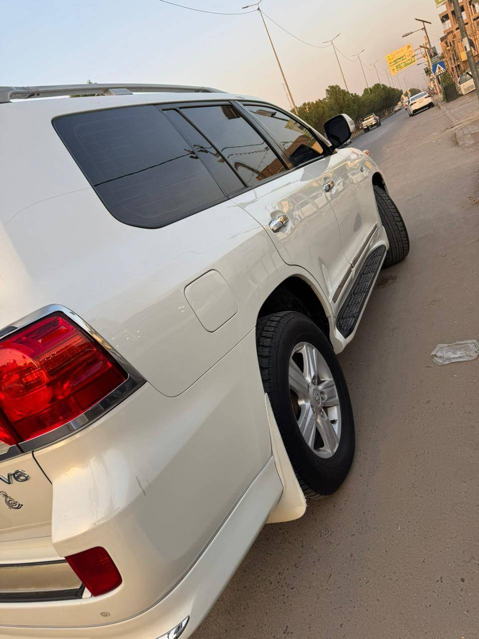 السلام عليكم لاندكروز ٢٠١١ محدثه ١٥ السياره كفاله عامه عد بارد اربع اصابع بخشم الجاملغ الايسر السياره جديده صدر حداديه ادامه كامله داخل جلد مشمشي جاهزه عل اخر حبايه رقم بغداد مكان النجف الاشرف ***********
